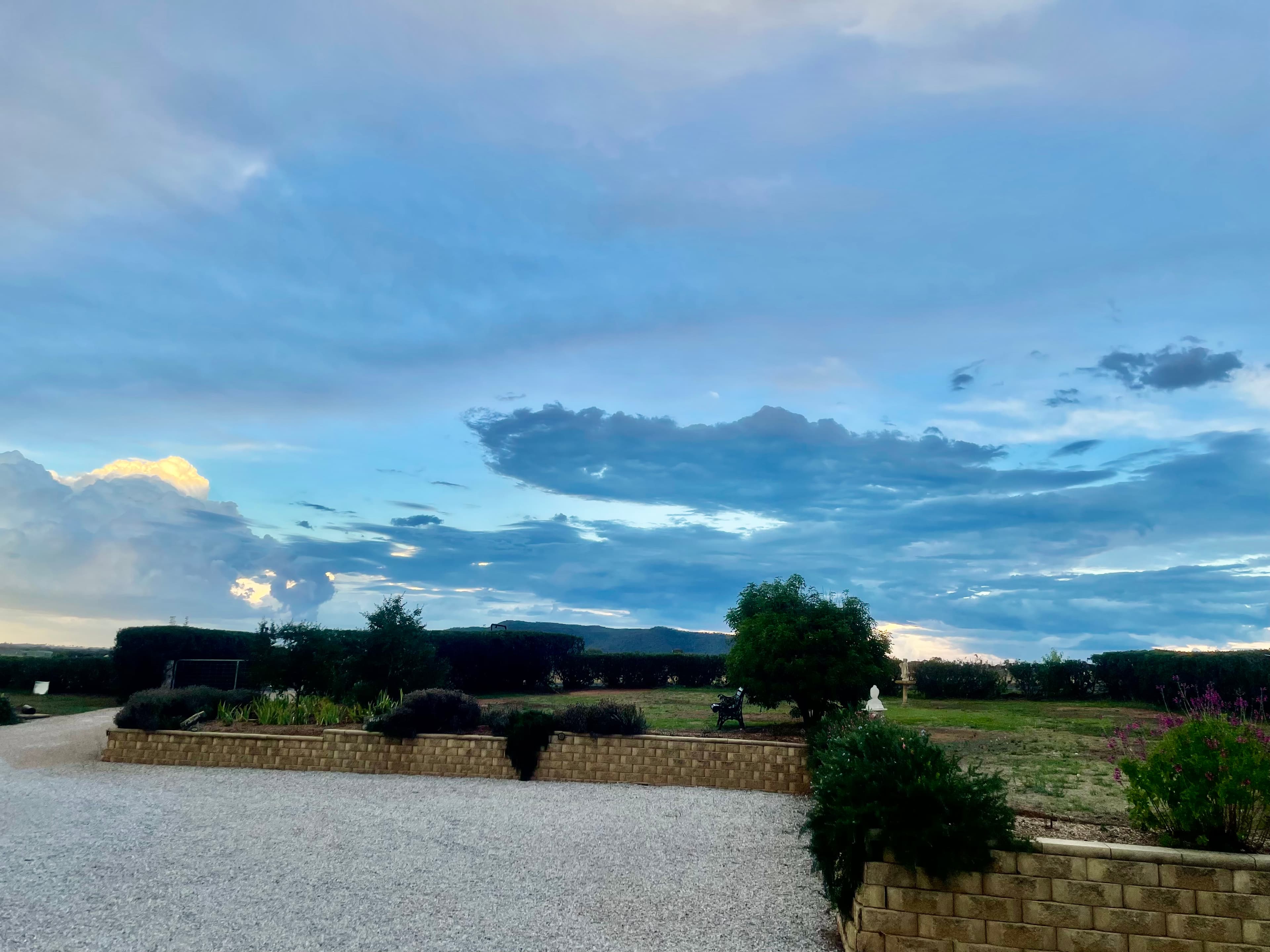 Mudgee Gardens Stayz - Image 25